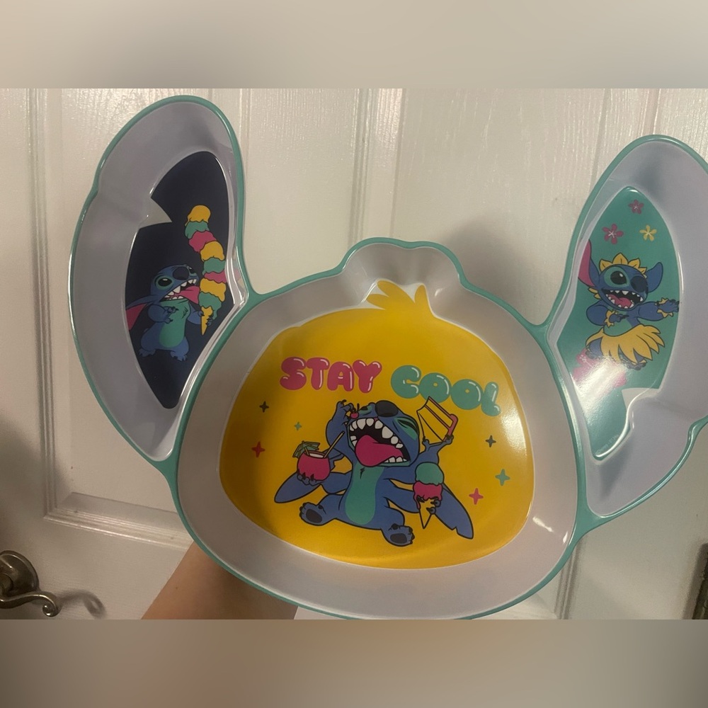 🔴 3/$12 Disney’s‎ Stitch ‘Stay Cool’ Divided Plate! NEW!